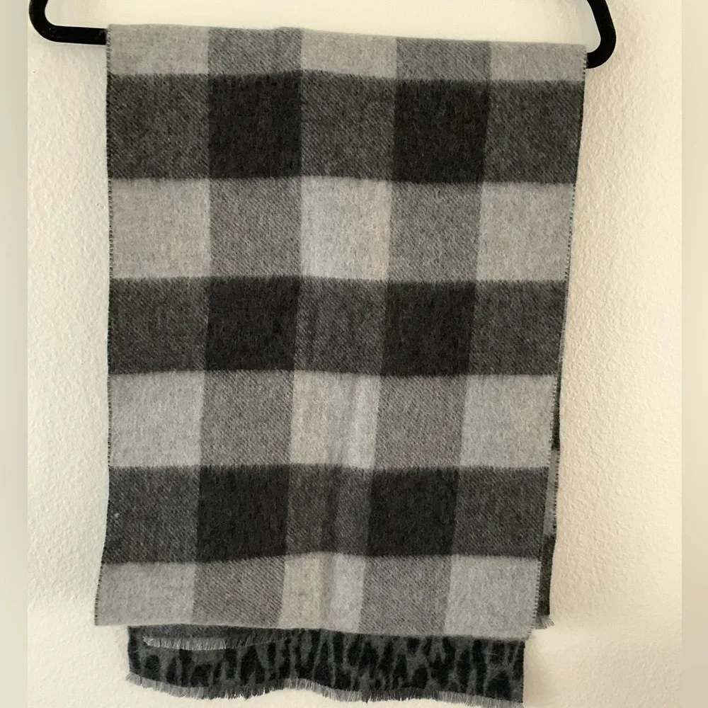 CASHMERES Double Sided Scarf Animal Plaid Print